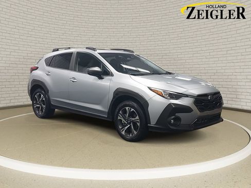 Used 2024 Subaru Crosstrek 2.0i Premium image 3