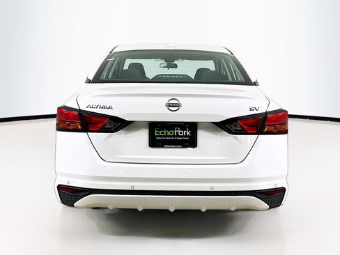 Used 2024 Nissan Altima 2.5 SV image 7
