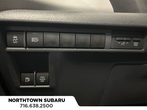 Used 2021 Toyota Sienna LE FWD image 23
