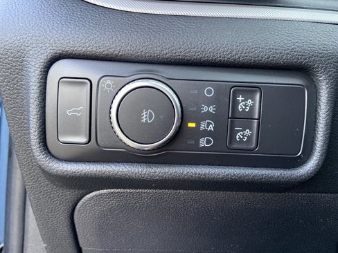 Used 2020 Ford Explorer XLT w/ Equipment Group 202A AWD/4WD image 45