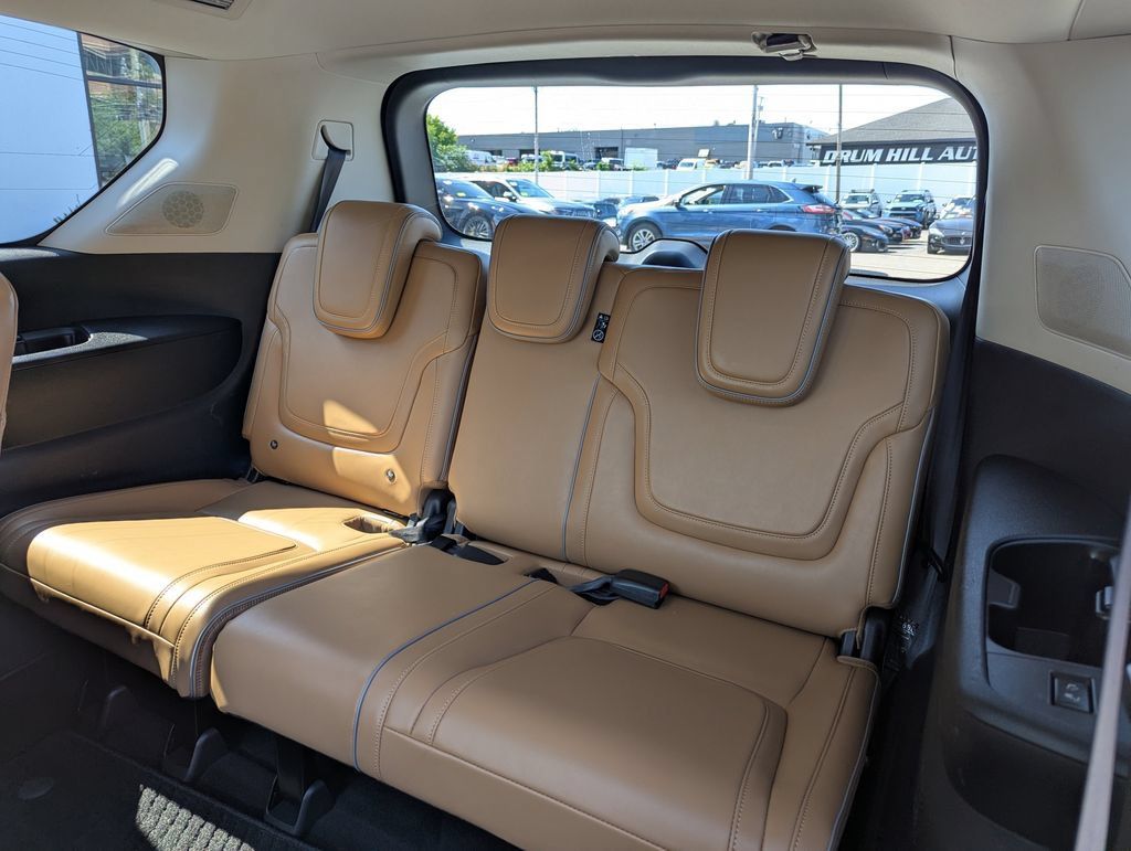 Used 2025 INFINITI QX80 Luxe AWD/4WD image 35