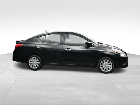 Used 2019 Nissan Versa SV FWD image 6