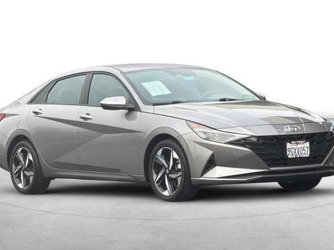 Certified 2023 Hyundai Elantra SEL w/ Convenience Package image 11