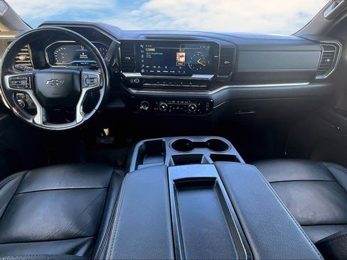 Used 2022 Chevrolet Silverado 1500 LT Trail Boss image 8