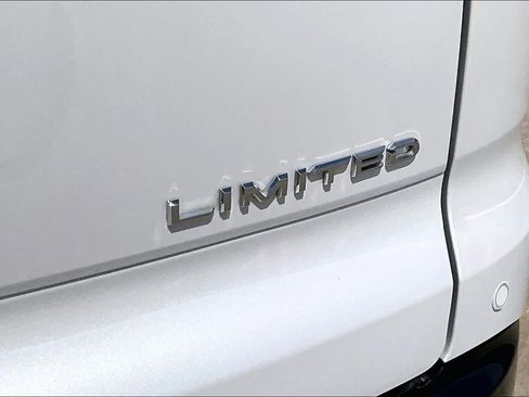 Used 2025 Toyota Crown Signia AWD/4WD image 10