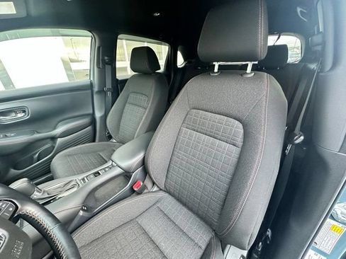 Certified 2025 Honda HR-V Sport image 7