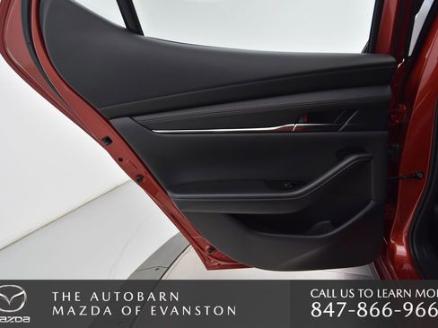 Used 2025 MAZDA MAZDA3 Hatchback w/Premium Plus Pkg image 33