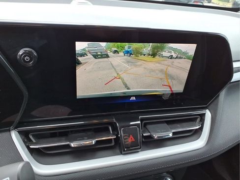 Used 2024 Chevrolet TrailBlazer LT FWD image 29