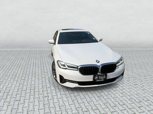Used 2023 BMW 540i xDrive w/ Premium Package AWD/4WD image 3