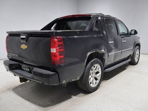 Used 2013 Chevrolet Avalanche LTZ AWD/4WD image 2