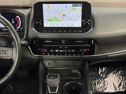 Used 2022 Nissan Rogue Platinum w/ Head-Up Display Package image 23