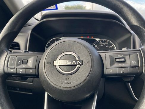 Used 2024 Nissan Rogue S FWD image 17