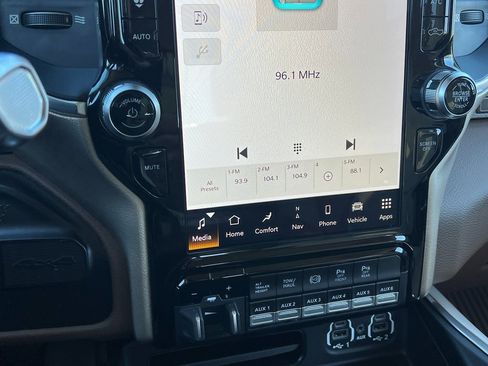 Used 2022 RAM 3500 Laramie image 30