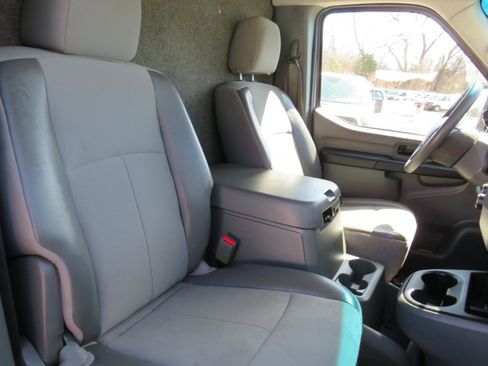 Used 2017 Nissan NV 3500 SV RWD image 28