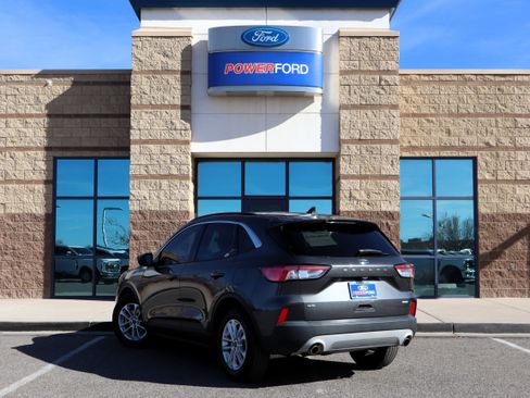 Used 2020 Ford Escape SE image 8