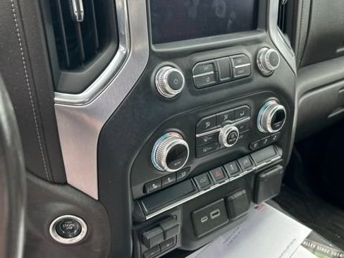 Used 2022 GMC Sierra 1500 SLT w/ SLT Convenience Package AWD/4WD image 16