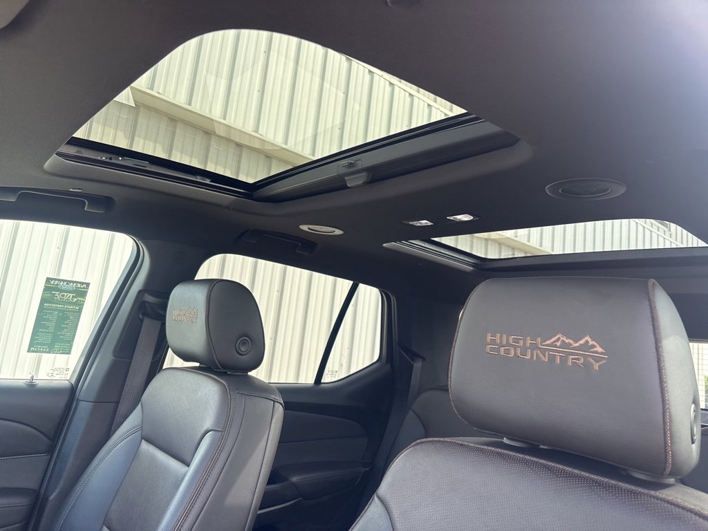Used 2023 Chevrolet Traverse High Country FWD image 25