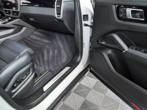 Certified 2023 Porsche Cayenne Coupe AWD/4WD image 26