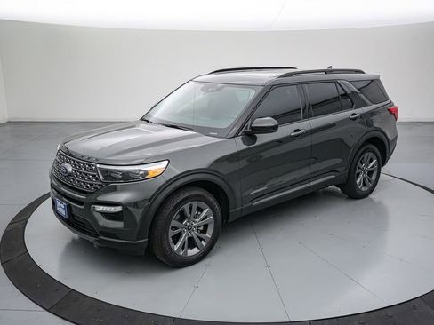 Certified 2023 Ford Explorer XLT w/ Equipment Group 202A AWD/4WD image 9