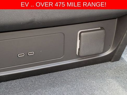 Used 2025 Cadillac Escalade IQ Luxury 2 w/ LPO, Premium Carpet Package AWD/4WD image 33