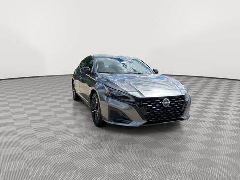 New 2026 Nissan Altima 2.5 SR AWD/4WD image 3