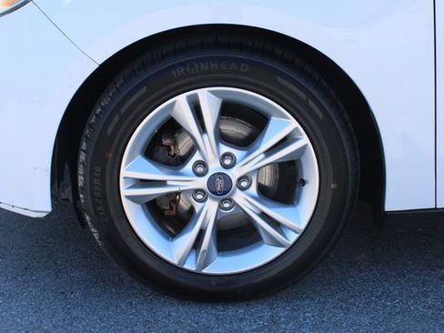 Used 2014 Ford Focus SE image 32