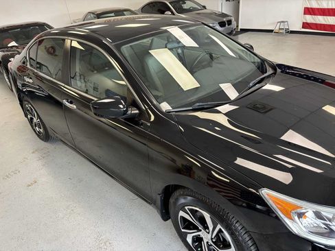 Used 2016 Honda Accord LX image 4