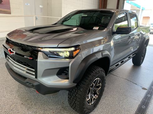 New 2026 Chevrolet Colorado ZR2 w/ Technology Package AWD/4WD image 4