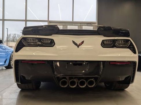 Used 2018 Chevrolet Corvette Z06 RWD image 9