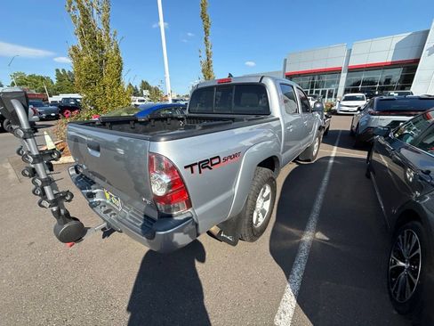 Used 2015 Toyota Tacoma 4x4 Double Cab w/ TRD Sport Package image 5