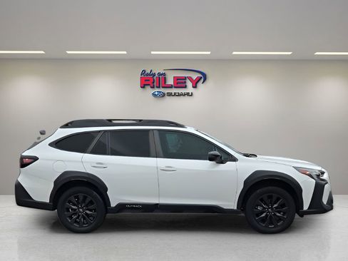 Certified 2023 Subaru Outback Onyx Edition image 9