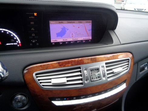 Used 2013 Mercedes-Benz CL 63 AMG image 33