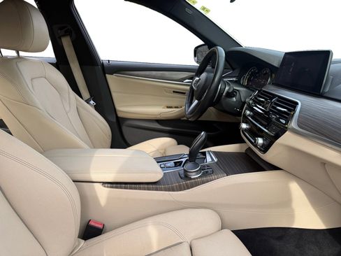 Used 2019 BMW 540i w/ M Sport Package image 14