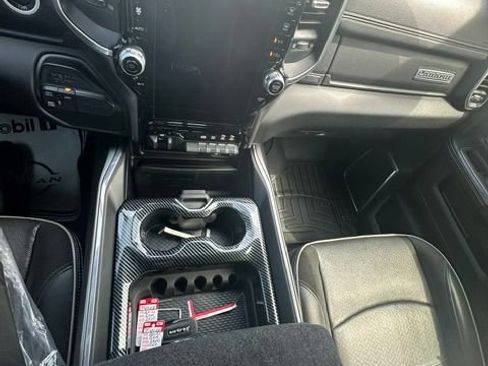 Used 2021 RAM 2500 Laramie AWD/4WD image 3