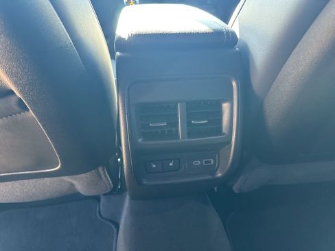 Certified 2024 Cadillac XT4 Luxury w/ Cold Weather Package image 32