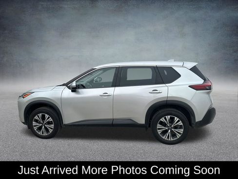 Used 2023 Nissan Rogue SV FWD image 2