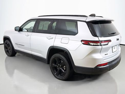 Used 2023 Jeep Grand Cherokee L Laredo image 9