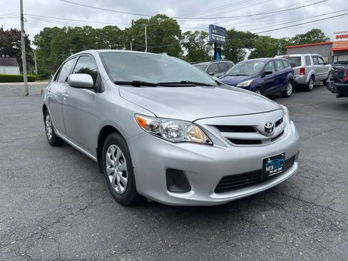 Used 2011 Toyota Corolla LE FWD image 1