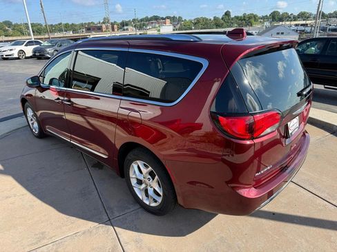 Used 2020 Chrysler Pacifica Limited FWD image 10
