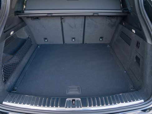 New 2026 Porsche Cayenne GTS AWD/4WD image 29