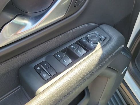 Used 2022 GMC Yukon Denali AWD/4WD image 24