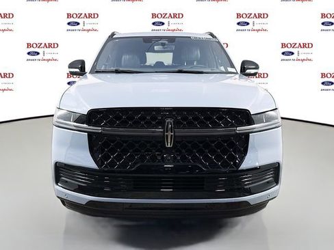 New 2025 Lincoln Navigator L Reserve w/ Jet Appearance Package image 2