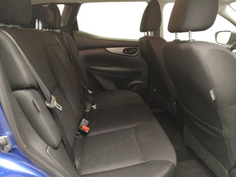 Used 2020 Nissan Rogue Sport S image 19