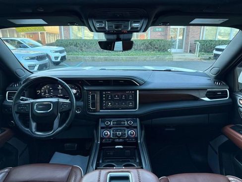 Used 2024 GMC Yukon XL Denali Ultimate image 36