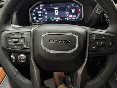 Used 2025 GMC Sierra 2500 Denali Ultimate image 10