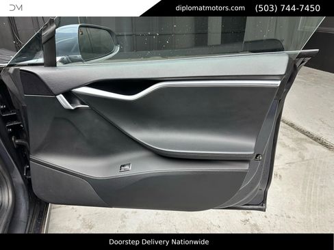 Used 2014 Tesla Model S P85 image 17