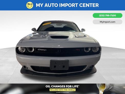 Used 2022 Dodge Challenger R/T Scat Pack w/ Driver Convenience Group image 2