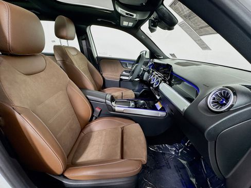 New 2025 Mercedes-Benz GLB 35 AMG 4MATIC image 26