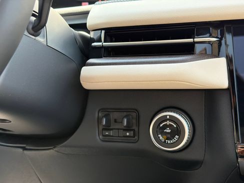New 2027 Lincoln Navigator Reserve AWD/4WD image 29