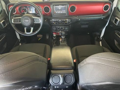 Used 2021 Jeep Wrangler Unlimited Rubicon w/ LED Lighting Group AWD/4WD image 11
